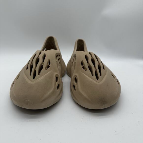 Mens Size 9 Adidas Yeezy Foam Runner Clay Taupe Slip On Casual Sandals - Picture 2 of 8